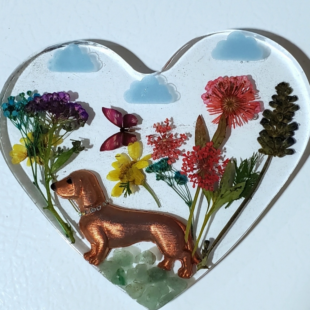 Resin Pressed Flower Heart Shaped Catcher/Ornament - Picture 1 of 6